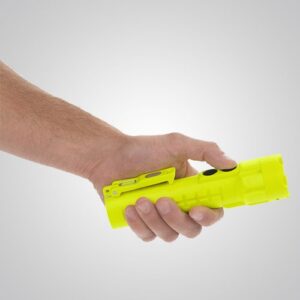 7453-MAG_inHand-SQ